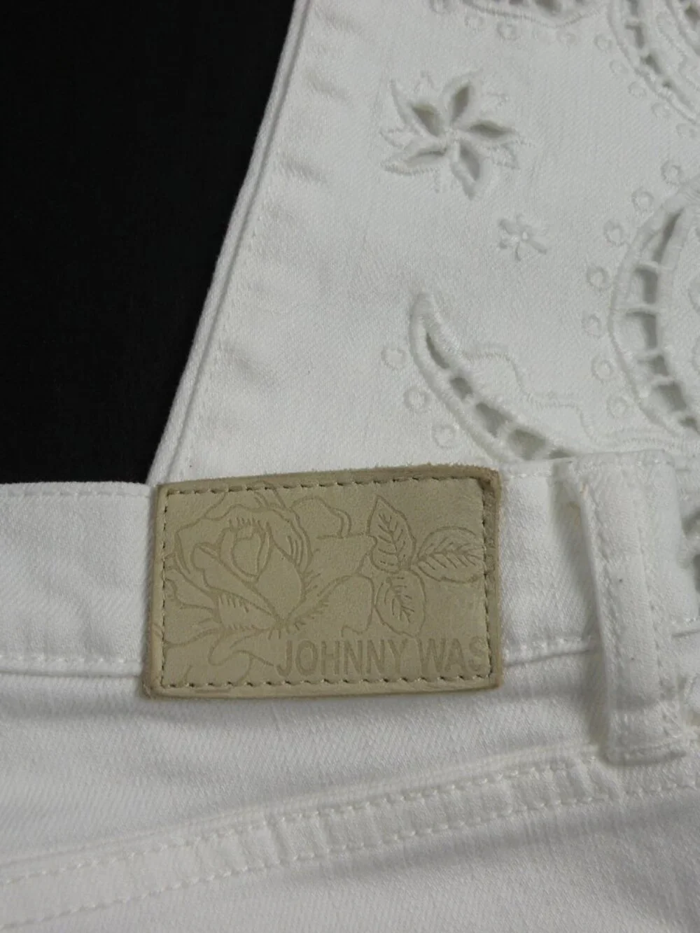 Johnny Was Jeans Womens 32 White Cropped Baby Boot Paradise Palm Embroidered